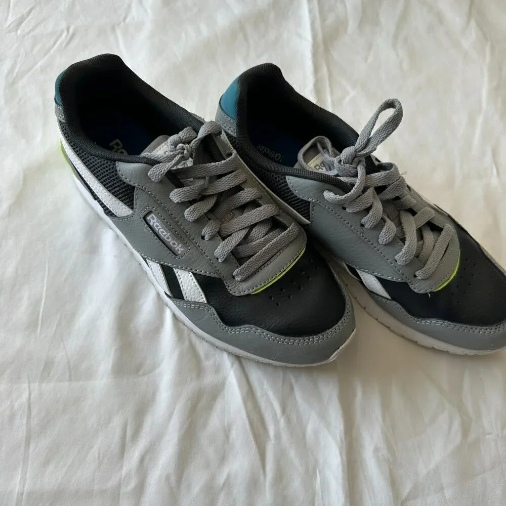 Reebok Classic Harman Run Leather CL DV7566 Mens Gray Lifestyle Sneakers Shoes